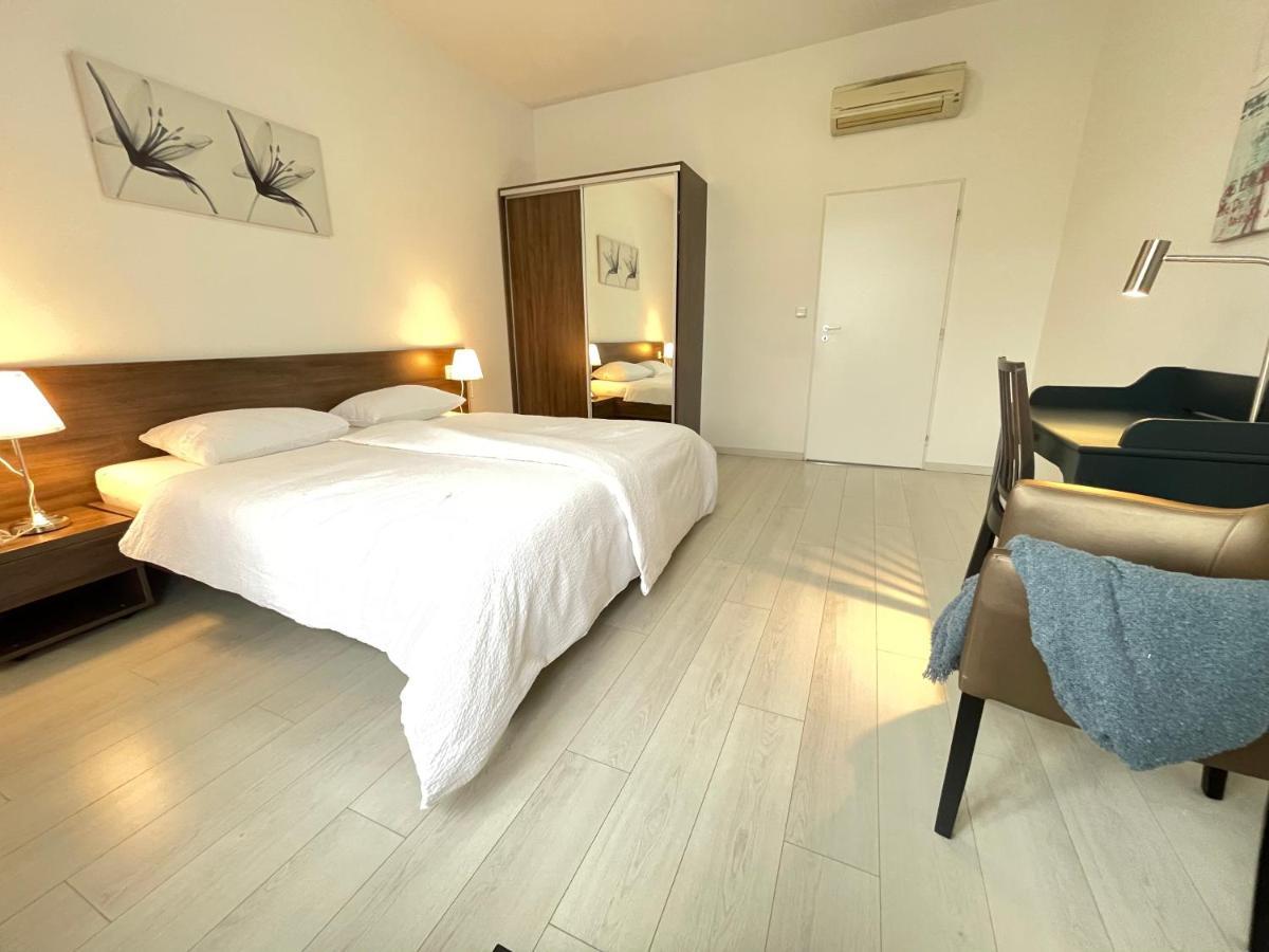 Self Check-In Apartments By Amber Μπρατισλάβα Εξωτερικό φωτογραφία